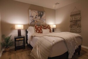 4 bedrooms, iron/ironing board, WiFi, bed sheets