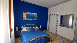 1 bedroom, iron/ironing board, WiFi, bed sheets - A CASA DI ERICA (Sorrento)