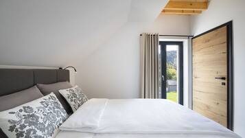 Egyptian cotton sheets, premium bedding, individually furnished