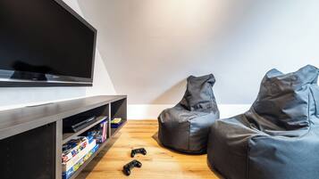 Departamento superior, vista a la montaña | Sábanas de algodón egipcio y ropa de cama de alta calidad