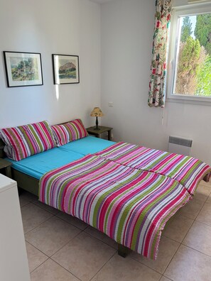 2 makuuhuonetta, silitysrauta/-lauta, Wi-Fi