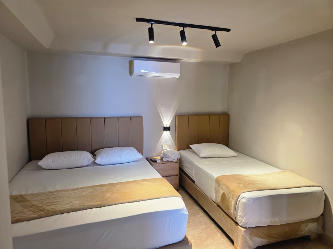 Superior Triple Room | Desk, soundproofing, free WiFi, bed sheets