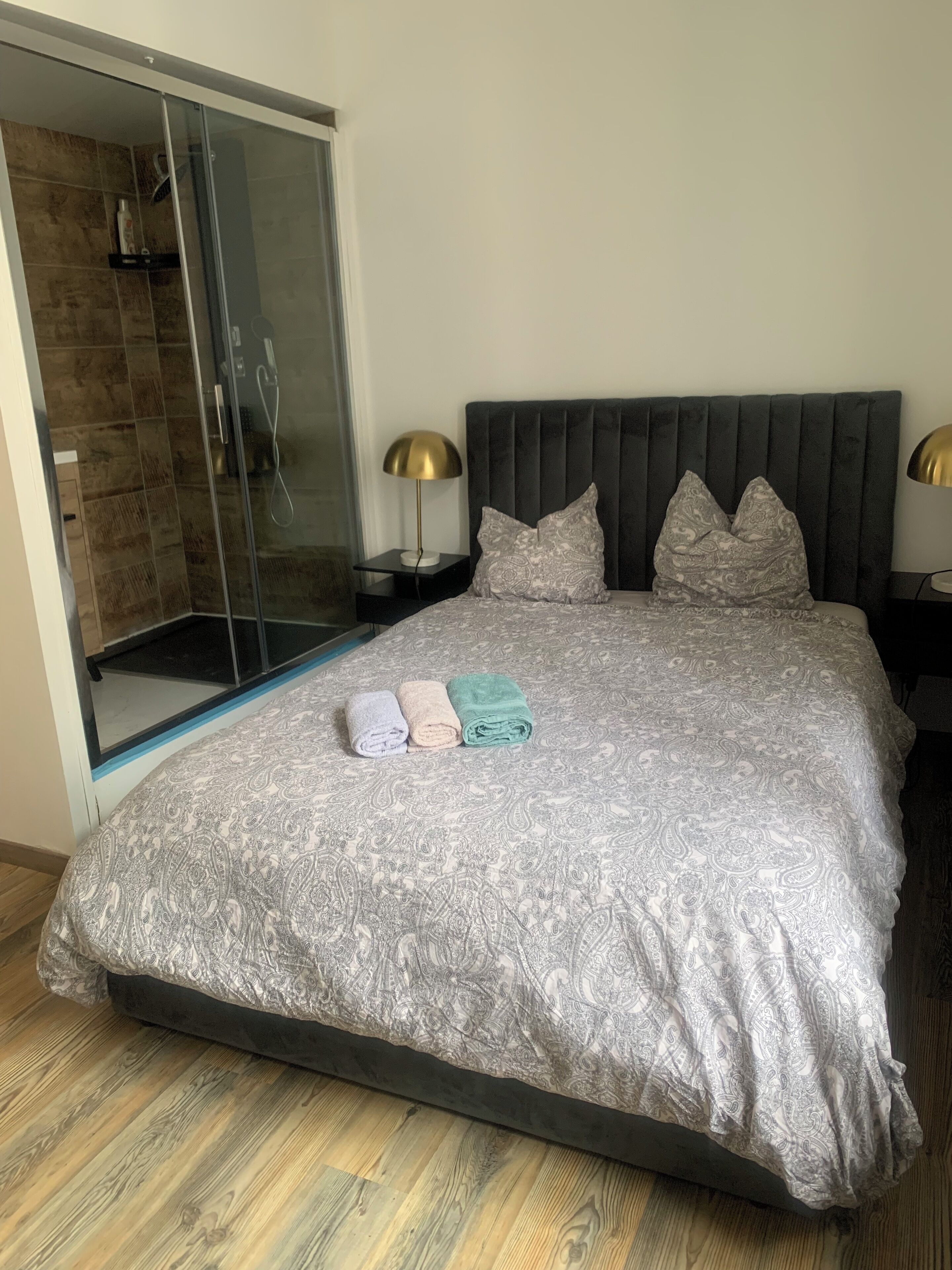 Cosy, Modern Apartment In A Central Location Close To All Amenities - L'Hermitage