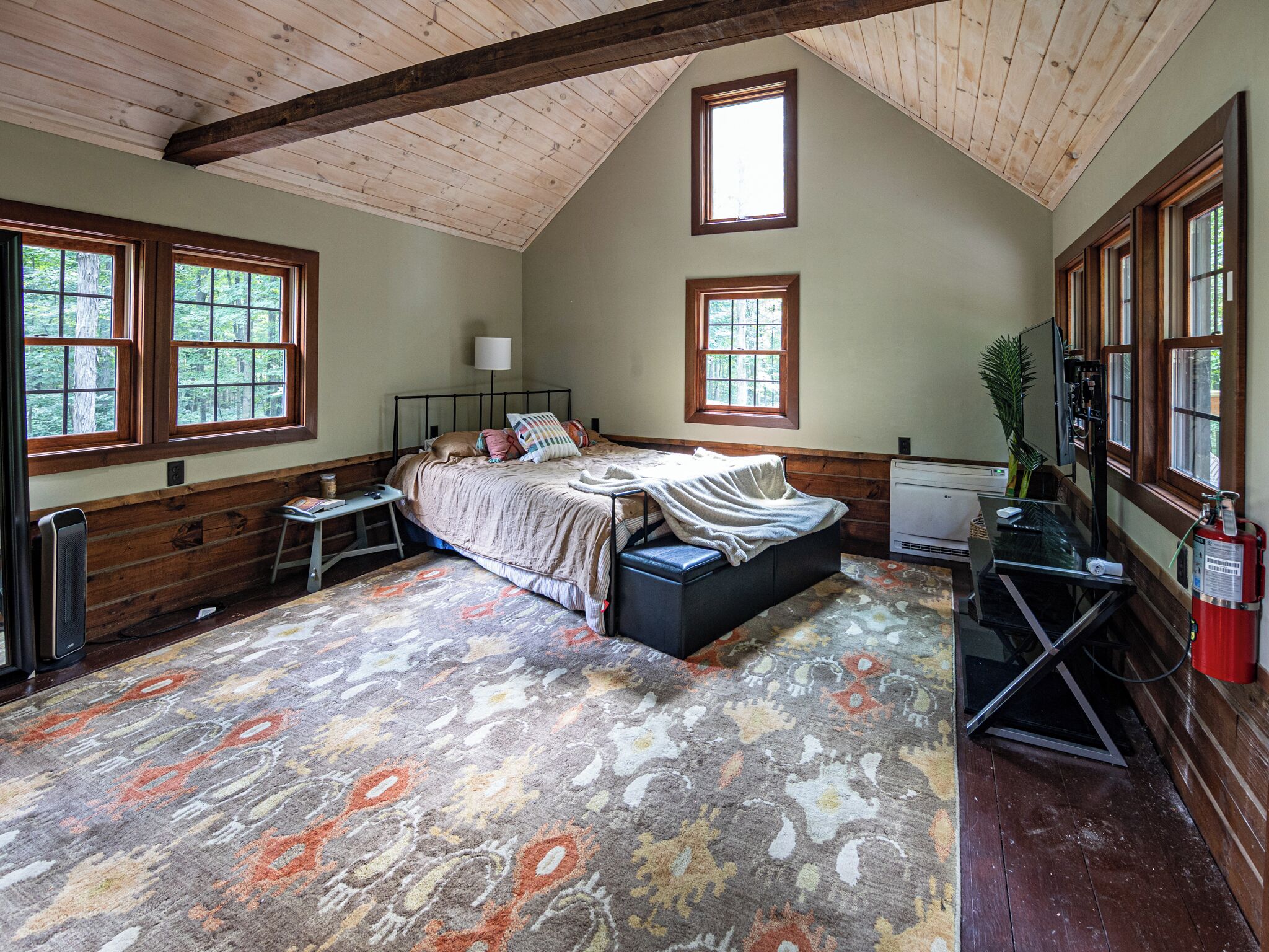 3 多间卧室、免费 WiFi、床单