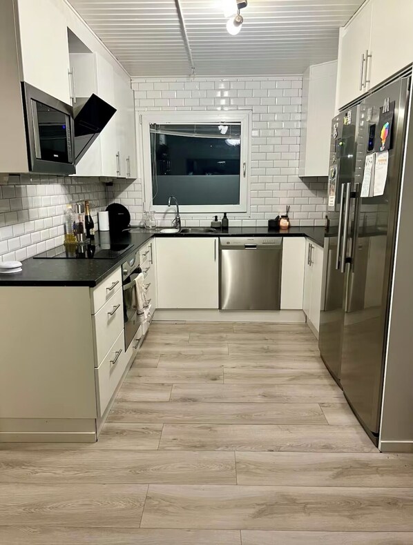 Microwave, oven, stovetop, dishwasher