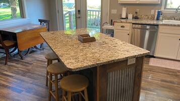 Mikrowelle, Ofen, Herdplatte, Geschirrspüler