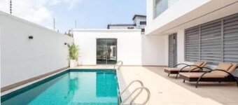 ฮิบิส รอยัลตี้ แอร์พอร์ต โรงแรม