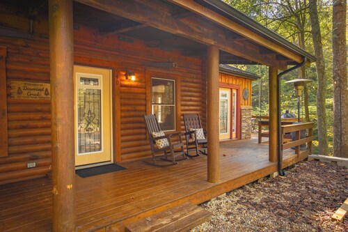 Diamond Creek Cabin - Sleeps up to 6