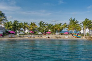 Private beach, white sand, beach bar