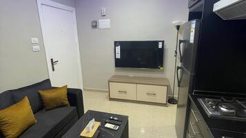 Apartment, 1 Bedroom, Accessible, Smoking | Interior