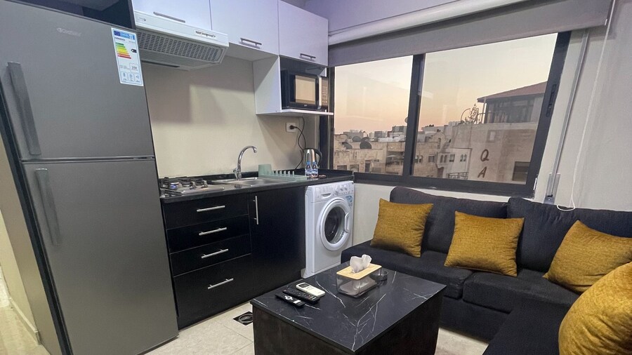 Charming Amman Apartent With City Views