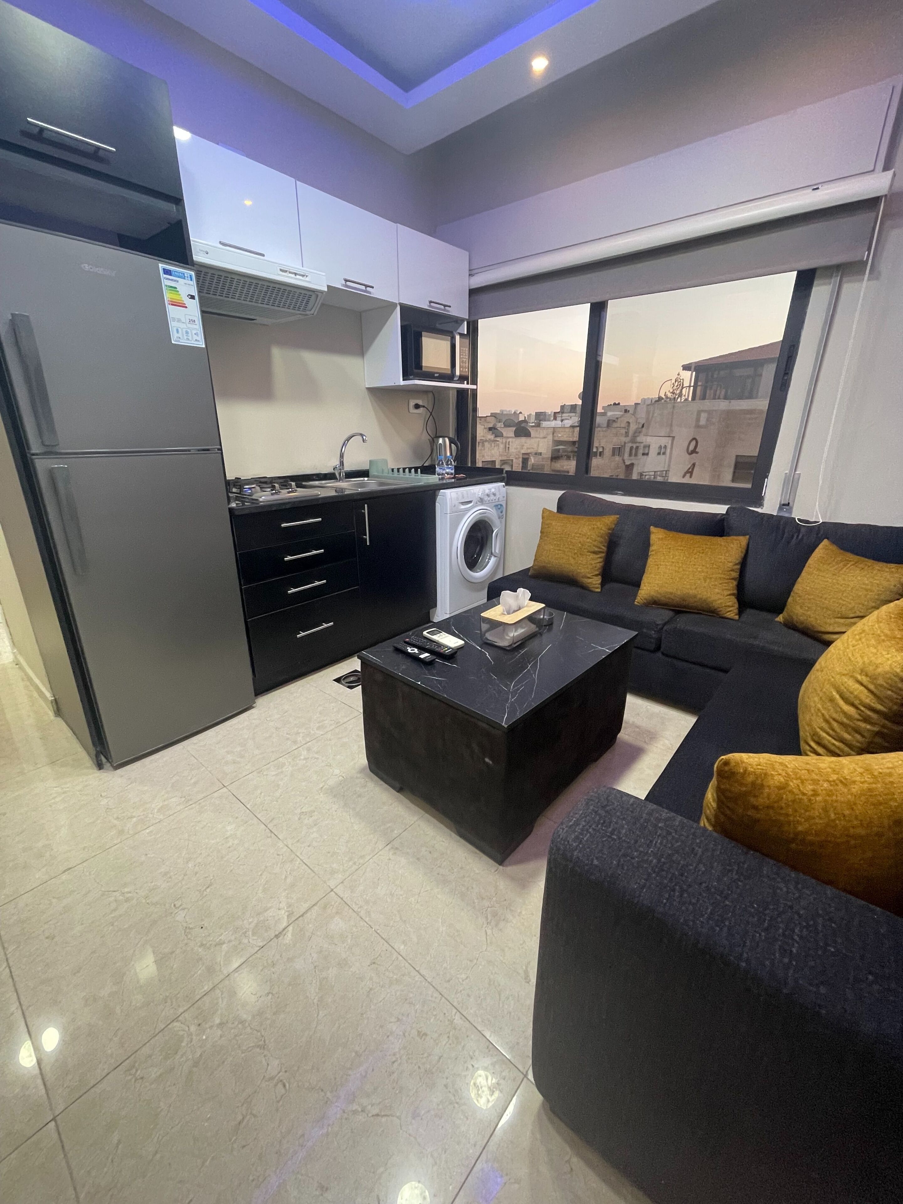 Apartment, 1 Bedroom, Accessible, Smoking | Living room
