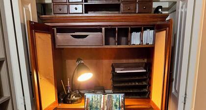 3-bedroom House in Cozy Mundelein with Private Patio and Grill