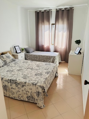 2 chambres, lit parapluie, Wi-Fi, draps fournis