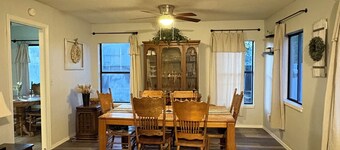 Fabulous 4-bedroom pet-friendly house in Lakeside