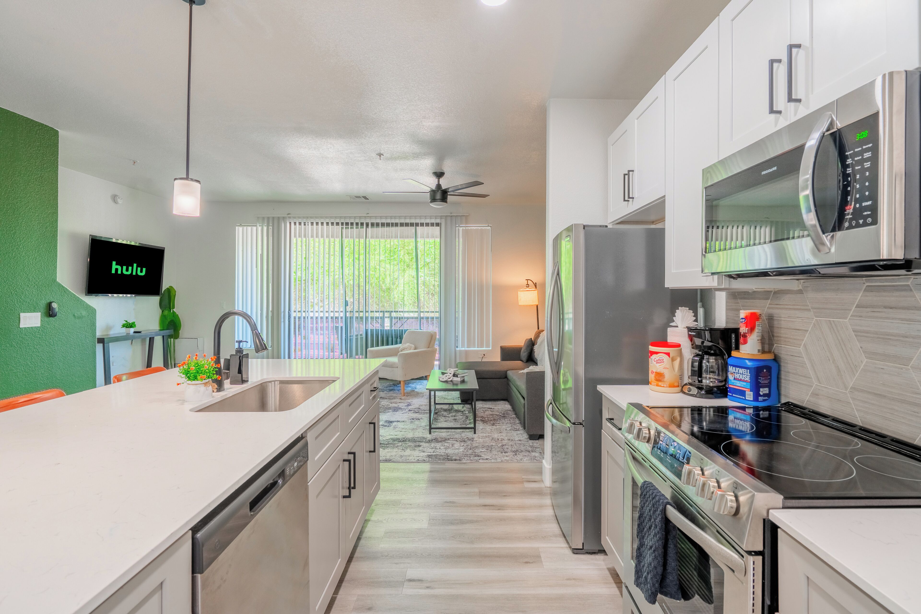 Appartement exécutif, 2 chambres, non-fumeur, balcon | Cuisine privée | Réfrigérateur grande capacité avec congélateur, four à micro-ondes