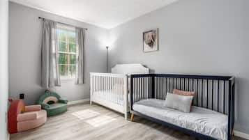 4 Schlafzimmer, Bügeleisen/Bügelbrett, Internetzugang, Bettwäsche