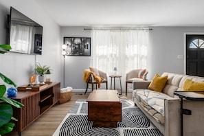 TV, fireplace