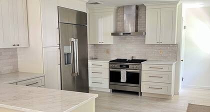 Tranquil 3-bedroom house in Pompton Lakes with large yard/double garage