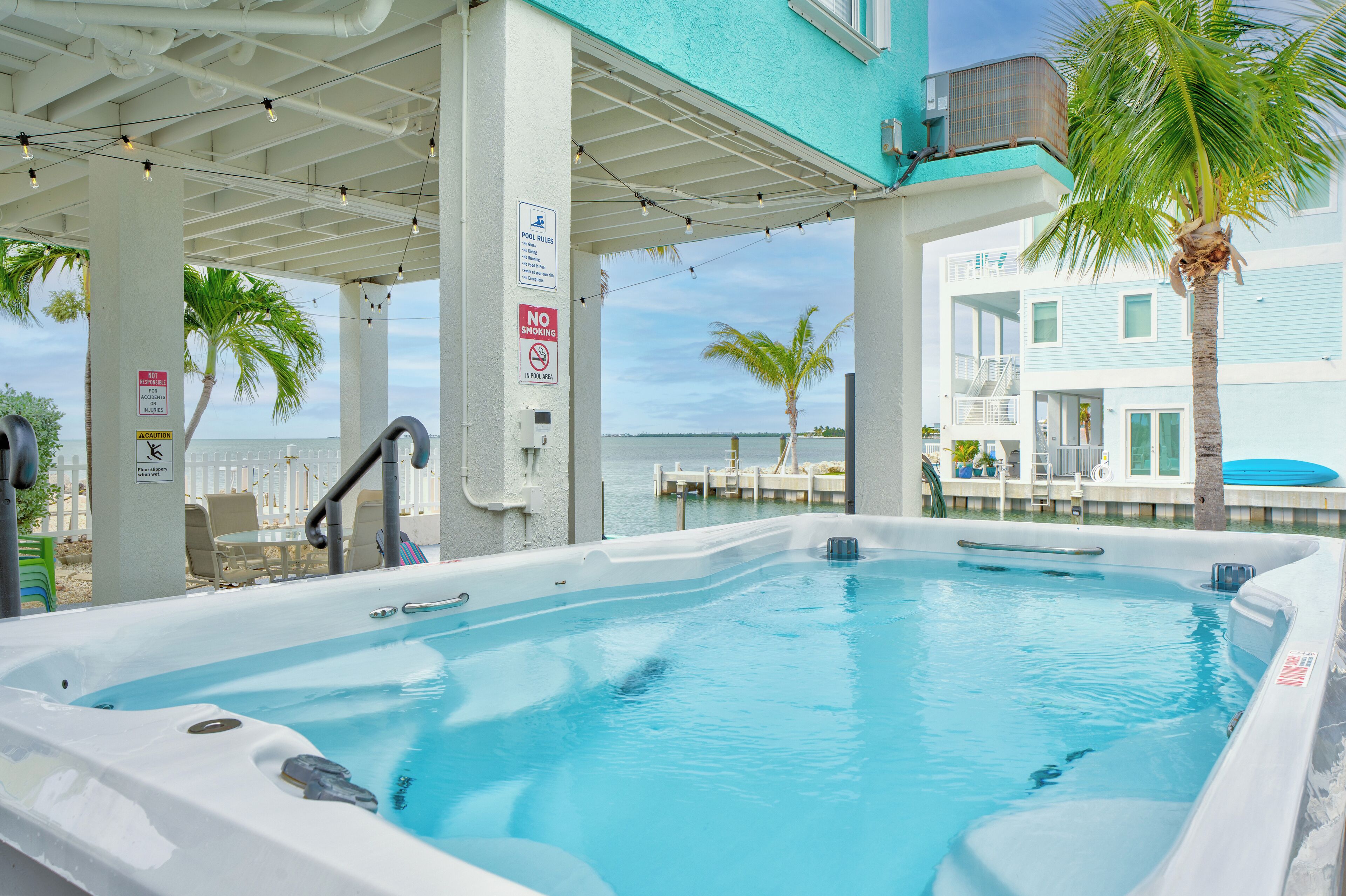 Bain à remous extérieur