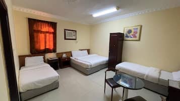 Habitación cuádruple | Escritorio y wifi gratis