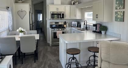 Unique Space - Beautiful home on 17th green of golf resort