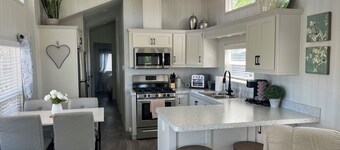Unique Space - Beautiful home on 17th green of golf resort