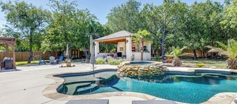 4-bedroom house in San Antonio, close to Sea World and Lackland AFB with pool!