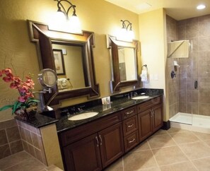 Shower, jetted tub, hair dryer, towels
