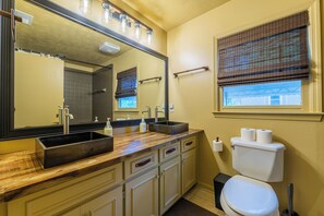 Bathroom - Fort Winburn Military Home (Columbus)