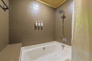 Bathroom - Fort Winburn Military Home (Columbus)