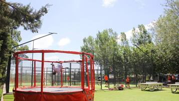 Mobile Home | Gelanggang sukan