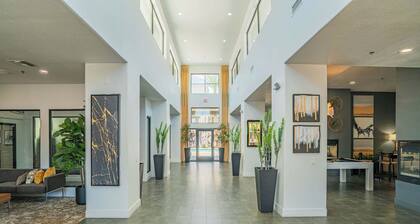 Walk To Westgate w/ Modern Pool, Gym, Parking, W/D