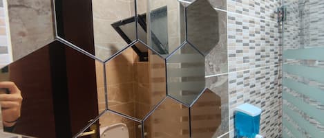 Apartment, 1 Bedroom, Accessible, Smoking | Bathroom