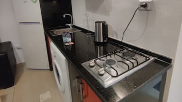 Apartment, 1 Bedroom, Accessible, Smoking | Bahagian dalam