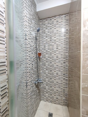 Apartment, 1 Bedroom, Accessible, Smoking | Bathroom