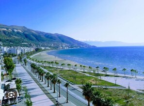 Beach - Charming 1-bedroom cottage in delightful Vlora, (Vlore)