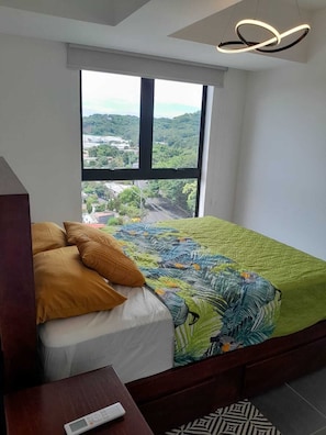 2 bedrooms, iron/ironing board, Internet, bed sheets