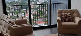 Quaint 2-bedroom apartment with AC in Santa Tecla
