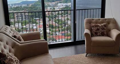 Quaint 2-bedroom apartment with AC in Santa Tecla