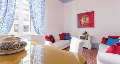 CENTRAL APT 3 BD/ 3 B FOR 8 PAX / AC/ LARGE KITCHEN/ 5 MIN LEPANTO METRO