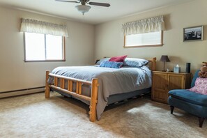 3 室のベッドルーム、アイロン / アイロン台、WiFi、ベッドシーツ