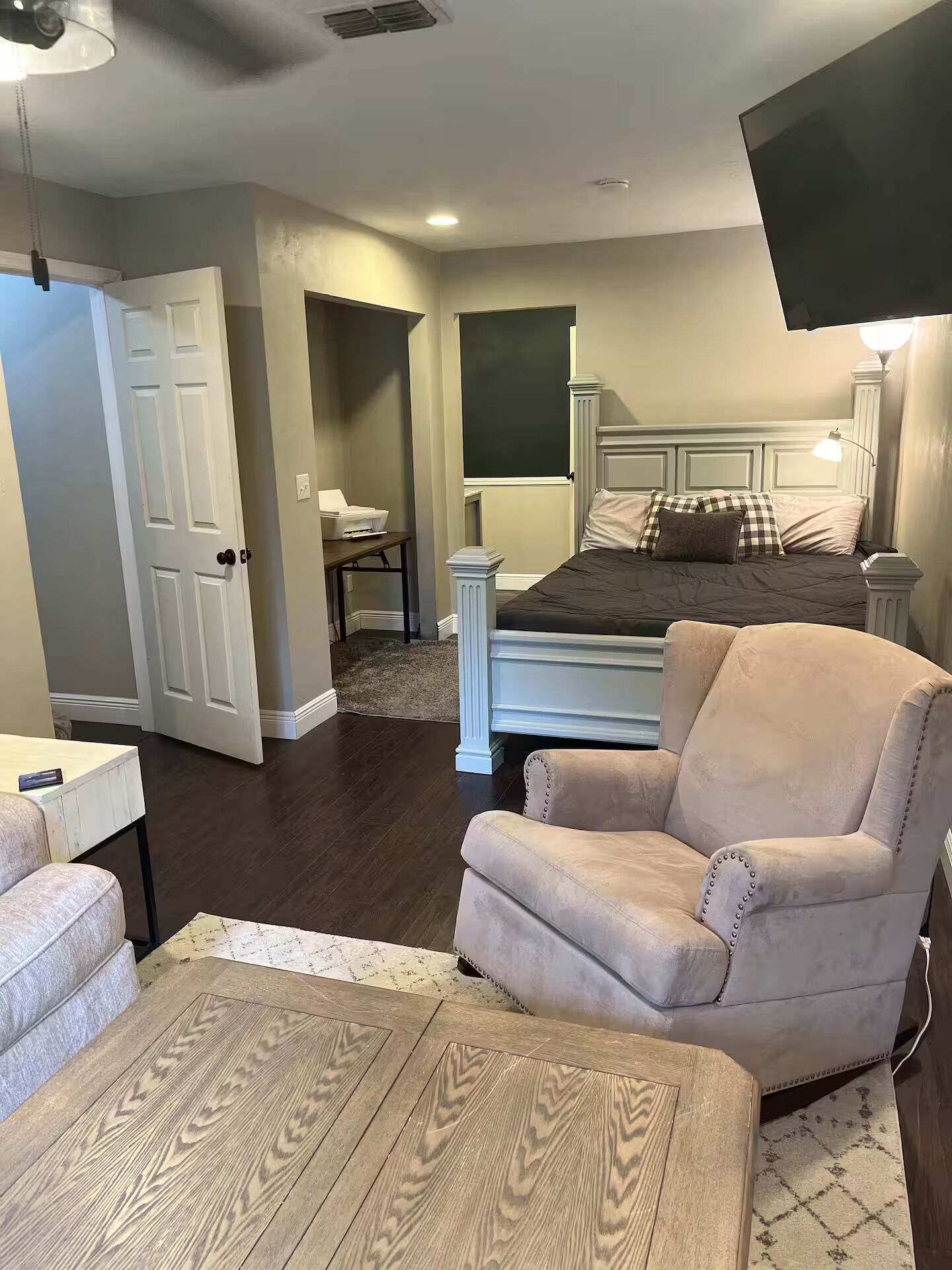 3 makuuhuonetta, silitysrauta/-lauta, Wi-Fi, vuodevaatteet