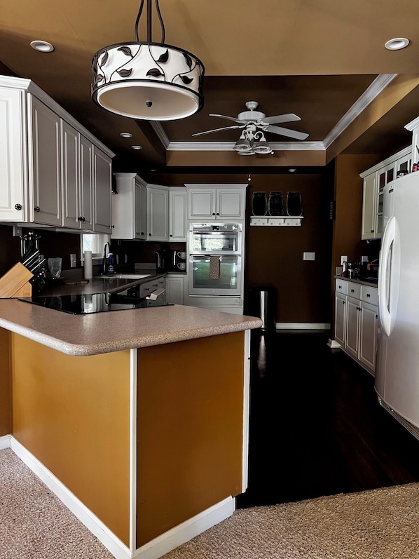 Microwave, oven, stovetop, dishwasher