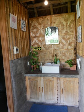 Shower, bidet, towels, soap