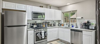 Cozy 3BR Home Family-friendly Near Attractions