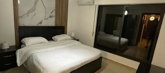 Apartment With Modern Amenities