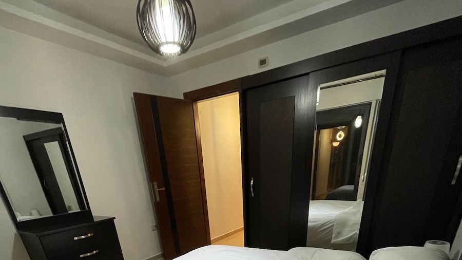 Apartment With Modern Amenities