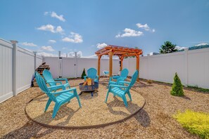 Property grounds - The Elizabethton Duo (Elizabethton)