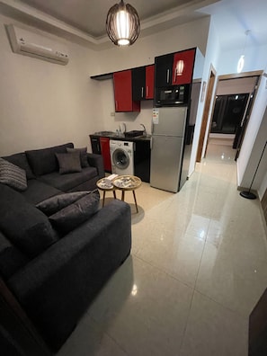 Apartment, 1 Bedroom, Accessible | Living room